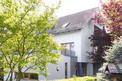 Kassel-Harleshausen: Singlewohnung im Dachgeschoss mit schönem Balkon!