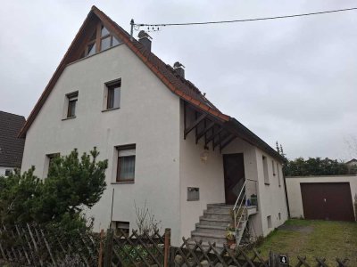 Freistehendes Zweifamilienhaus in begehrter Lage in Maichingen mit großem Grundstück zu verkaufen