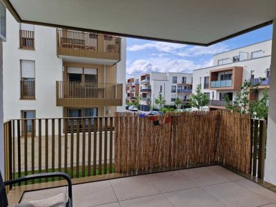 Komfort trifft Lage: 2-Zimmer-Wohnung mit Loggia, Einbauküche und Stellplätzen