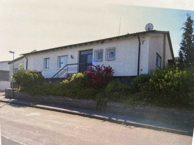 Geräumiges, günstiges und gepflegtes 11-Zimmer-Einfamilienhaus mit EBK in Ingelfingen
