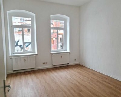 +++ Wir haben Platz für Kinder! 4 Zimmer mit Balkon und großer Wohnküche in zentraler Lage +++