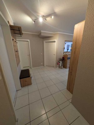 Schöne, lichtdurchflutete 4-Zimmerwohnung mit Balkon und Tiefgaragenstellplatz in Wolkersdorf