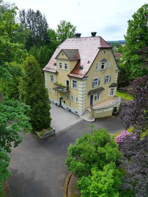Charmante Villa mit Historie und einzigartigem Park 5700 m2 Baugrund