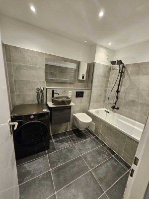 Erstbezug nach Sanierung und Einbauküche: Stilvolle 2-Raum-Wohnung mit geh. Innenausstattung