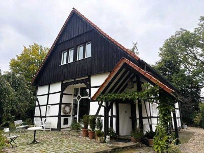 ++ Vergangenheit trifft Moderne! Kernsaniertes denkmalgeschütztes Fachwerkhaus mit großem Bauerngart