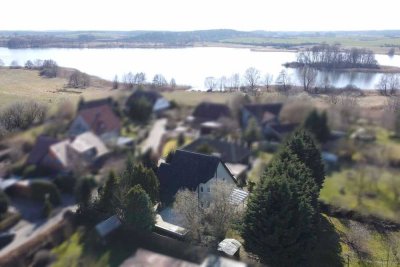 Platz für alle Träume: Großzügiges Haus mit Sauna, Seeblick, Garten, Hobbyräumen – ruhig & stadtnah