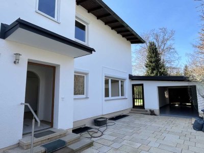 Renovierte Doppelhaushälfte mit gehobener Innenausstattung und EBK und Garten in Gauting