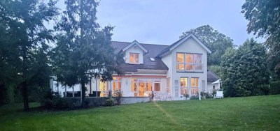 Exklusives Haus in Bestlage, großzügig, lichtdurchflutet, keine Provision!