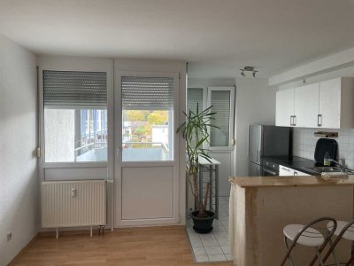 Helle 2-Zimmer Wohnung mit Balkon in guter zentraler Lage in Ludwigsburg