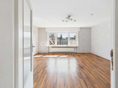 Großes solides Haus mit zwei Einheiten + Scheune