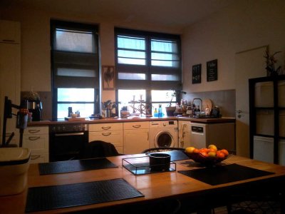 Krefeld, zentral gelegen: Altbauwohnung mit großer Wohnküche als Mittelpunkt,  3 Zimmer, im 2. OG !