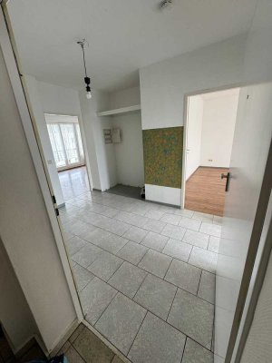 Stilvolle, gepflegte 2-Zimmer-Wohnung mit Balkon in Berlin Reinickendorf