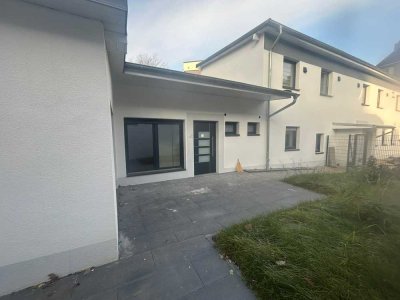 Moderne 2,5-Zimmer-Erdgeschosswohnung mit Terrasse, Garten und hochwertiger Ausstattung