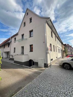Schöne 4 Zimmer Wohnung frisch Saniert mit Ausbaureserve