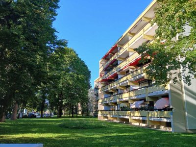 1-Zimmer Whg  3. OG in Germering, Ulmenallee,  KP EUR 179.500  (Tel .Verk. 015784922180)