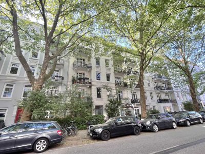 VERTRIEBSSTART:  Altbauwohnung mit großem Balkon im beliebten Heußweg