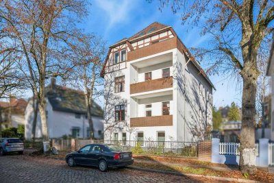 attraktive Etagenwohnung in einer klassischen Altbauvilla