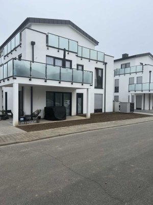 Helle 3-Zimmer-EG-Wohnung mit hochwertiger EBK in Neubau aus 2023