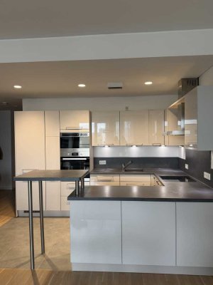 Exclusive Wohnung in TOP Lage // 2 x TG Stellplätze