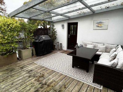 Einzigartig in Hamburg-Winterhude: Stadthaus mit großer Dachterrasse und Stellplatz