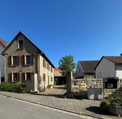 Ehemalige Hofreite samt Scheune im Herzen von 55288 Gabsheim