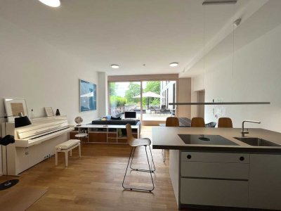 Loftartige Gartenwohnung mit Seezugang, 15 Min vom Alexanderplatz – möbliert
