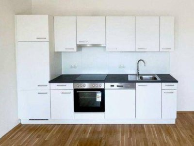Erstbezug: Sanierte 3 ZIMMER-Wohnung, neue Einbauküche, neue Sanitäranlagen (Bad + WC), WG-tauglich!