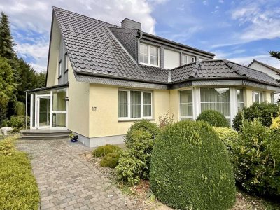 Repräsentatives familienfreundliches Einfamilienhaus mit Garage