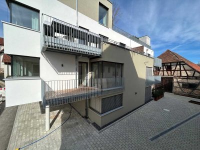 Exklusive, neuwertige 2,5-Zimmer-Erdgeschosswohnung mit geh. Innenausstattung mit Balkon und EBK