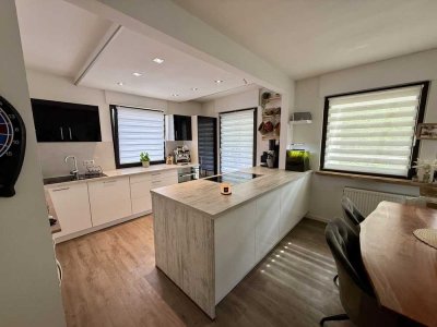 Modernisiertes 3FH mit Gartenidylle und Pool in Haueneberstein
