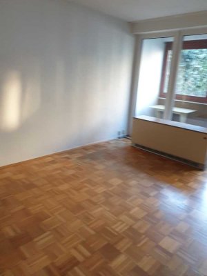 Modernisierte 2-Zimmer-Wohnung mit Balkon im Zentrum von Marburg         Marburg