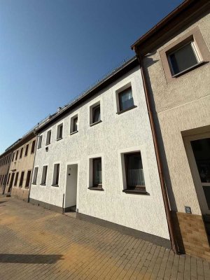 Großzügiges 8-Zimmer EFH mit kleinem Hinterhof im schönen Mittweida
