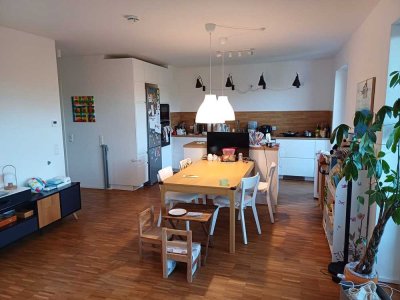 Moderne 4-Zimmer Wohnung mit Balkon und Blick ins Grüne