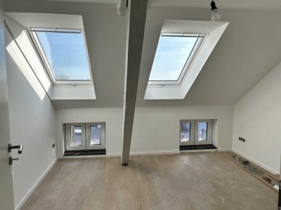 Exklusive 2-Zimmer-Dachgeschosswohnung mit Einbauküche in Aachen Haaren