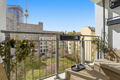 Mitte Design-Juwel: Bezugsfrei, voll renoviert & möbliert mit Fernsehturm-Blick