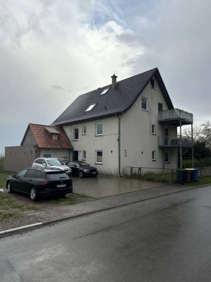 Sanierungsbedürftiges Mehrfamilienhaus, 3 Einheiten Stellplätzen - Kaufoption auf Nachbargrundstück