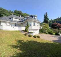 Villa mit traumhaftem Grundstück