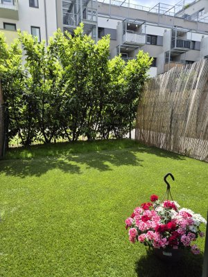 Schöne 2-Zimmer Wohnung mit Garten in Ruheoase direkt bei U1 (3min Fußweg)
