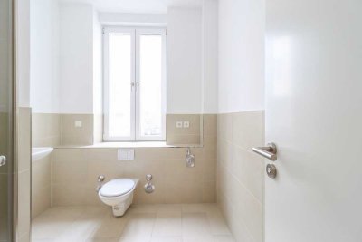 Lichtdurchflutete Wohnträume mit großzügigem Grundriss und elegantem Ambiente im Erdgeschoss