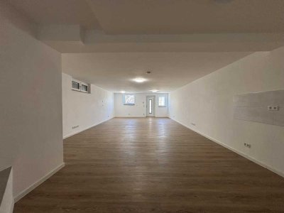 Frisch saniert & sofort frei! Souterrainwohnung mit hochwertiger Ausstattung