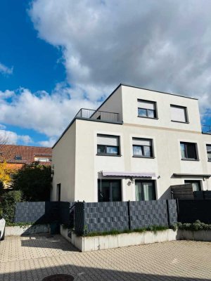 Braunshardt...neuwertige, moderne Doppelhaushälfte...