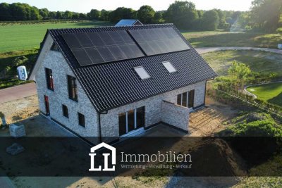 Neubau-Doppelhaushälfte mit Wohlfühlfaktor: energieeffizient & modern.