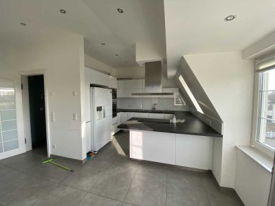 3 Zimmer Dachgeschosswohnung mit tollem Blick!