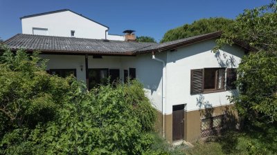 Bungalow mit großem Garten in guter Lage