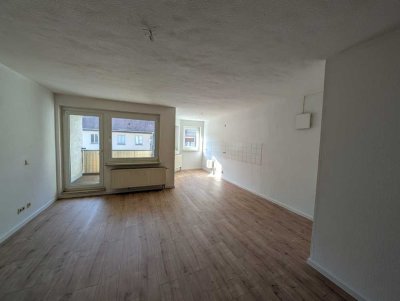 2-Raumwohnung mit offener Küche und Balkon, im Stadtzentrum von Zörbig