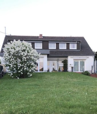 Wohntraum in Rheinnähe: Wunderschönes Ein-/Zweifamilienhaus in Top-Zustand in Niederkass