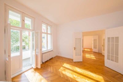 Zwischen Ku'Damm und Mommsen: 6-Zimmer-Altbau mit Balkon EBK u. Aufzug