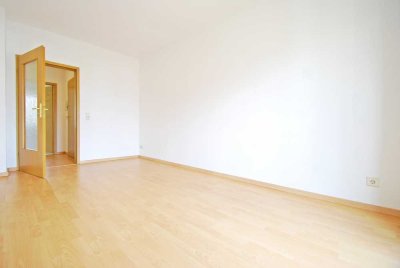 Lichtdurchflutet 2-RW * Badezimmer mit Fenster & Wanne * bodentiefe Fenster * guter ÖPNV * TOP *