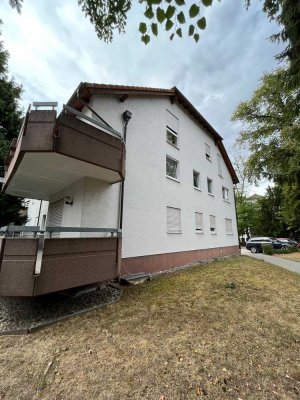 Helle 2-Zimmer-Wohnung mit großem Balkon und neuwertiger Einbauküche in Bensheim-Auerbach
