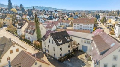 Stadlage Weingarten - Gepflegtes 3-Familienhaus mit schönem Garten